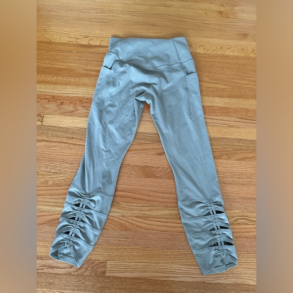 Light sage green, ATHLETA small - Picture 2 of 4